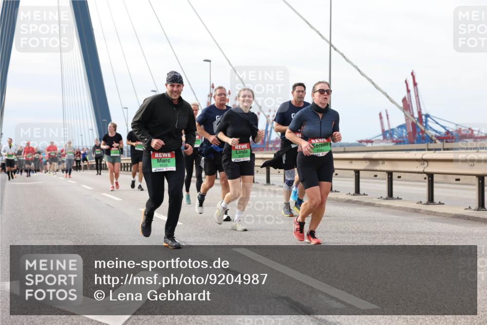 03.10.2025 - Köhlbrandbrückenlauf Lena Gebhardt http://msf.ph/oto/9204987 03.10.2025 15:59:25 Position 2 8233, 9147 meine-sportfotos.de