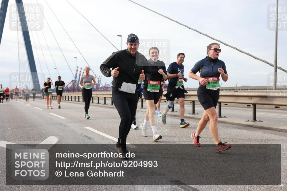 03.10.2025 - Köhlbrandbrückenlauf Lena Gebhardt http://msf.ph/oto/9204993 03.10.2025 15:59:27 Position 2 9147, 8034 meine-sportfotos.de