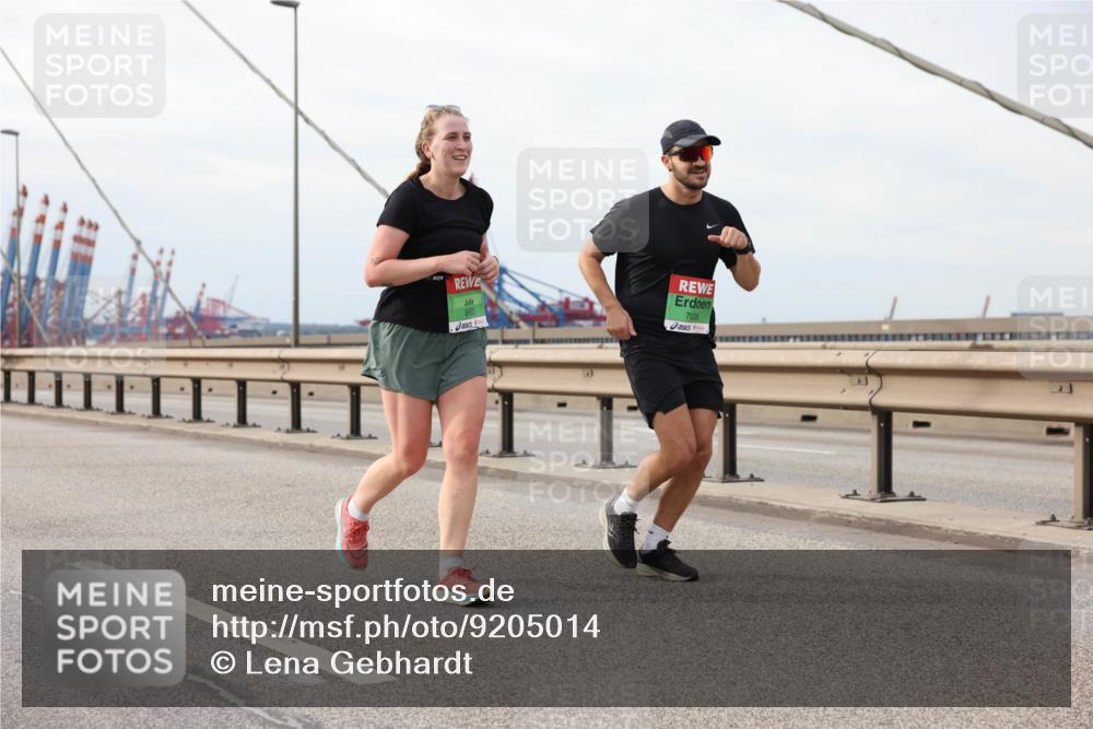 03.10.2025 - Köhlbrandbrückenlauf Lena Gebhardt http://msf.ph/oto/9205014 03.10.2025 15:59:32 Position 2 7008 meine-sportfotos.de