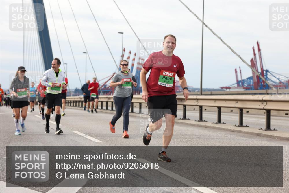 03.10.2025 - Köhlbrandbrückenlauf Lena Gebhardt http://msf.ph/oto/9205018 03.10.2025 15:59:35 Position 2 8023 meine-sportfotos.de
