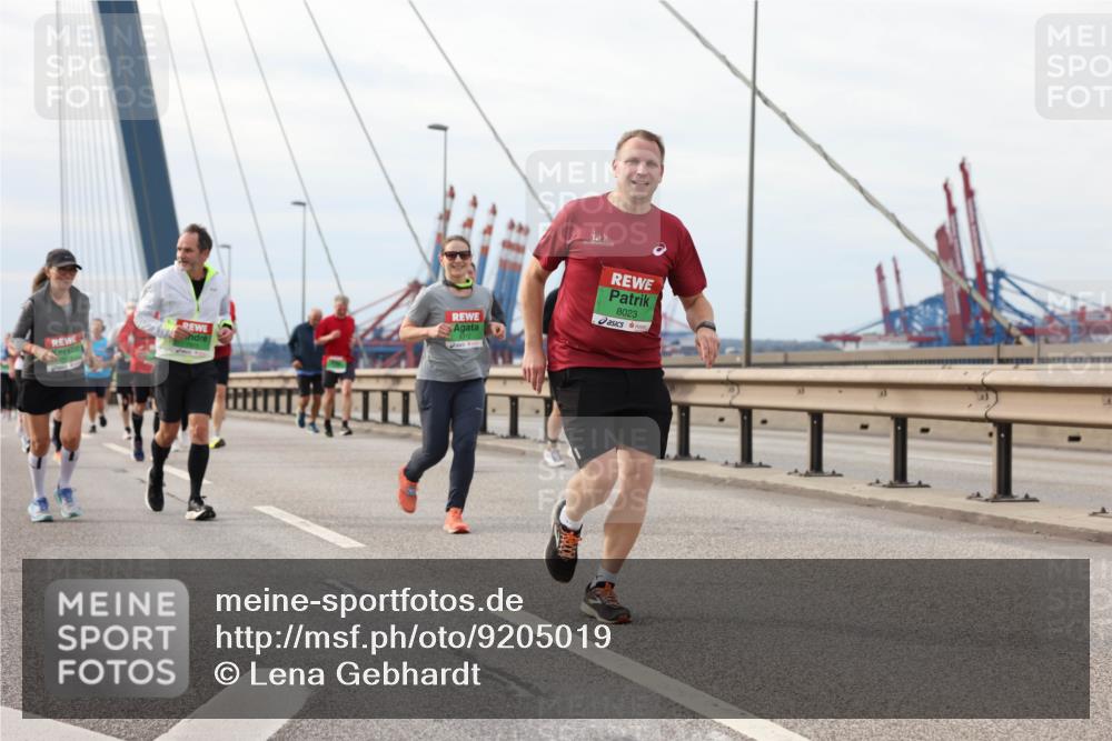 03.10.2025 - Köhlbrandbrückenlauf Lena Gebhardt http://msf.ph/oto/9205019 03.10.2025 15:59:35 Position 2 8023 meine-sportfotos.de