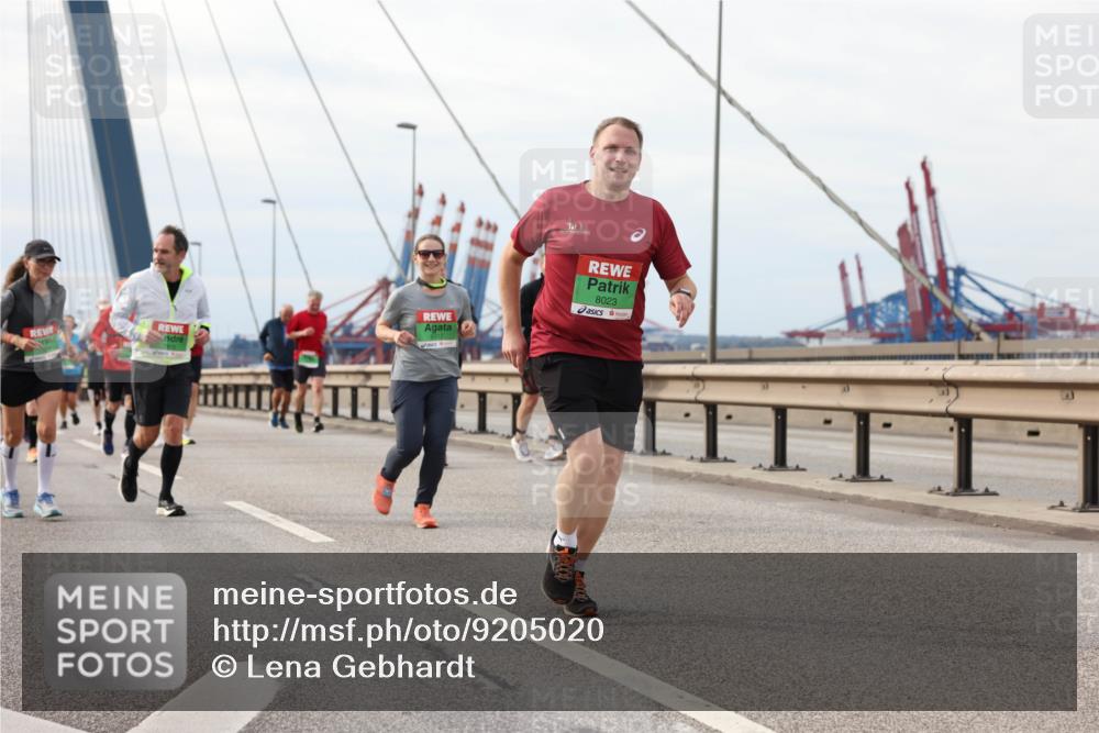 03.10.2025 - Köhlbrandbrückenlauf Lena Gebhardt http://msf.ph/oto/9205020 03.10.2025 15:59:35 Position 2 8023 meine-sportfotos.de