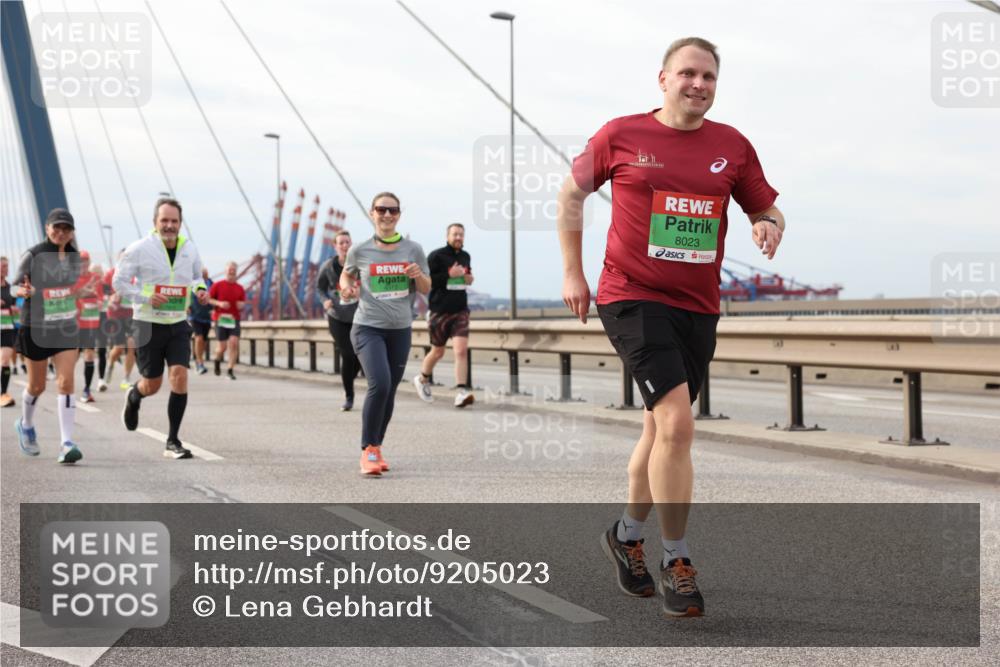 03.10.2025 - Köhlbrandbrückenlauf Lena Gebhardt http://msf.ph/oto/9205023 03.10.2025 15:59:36 Position 2 8023 meine-sportfotos.de