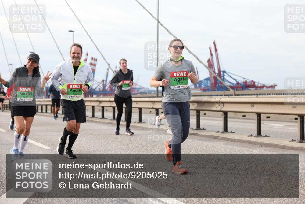 03.10.2025 - Köhlbrandbrückenlauf Lena Gebhardt http://msf.ph/oto/9205025 03.10.2025 15:59:37 Position 2 7929, 7975, 9312 meine-sportfotos.de