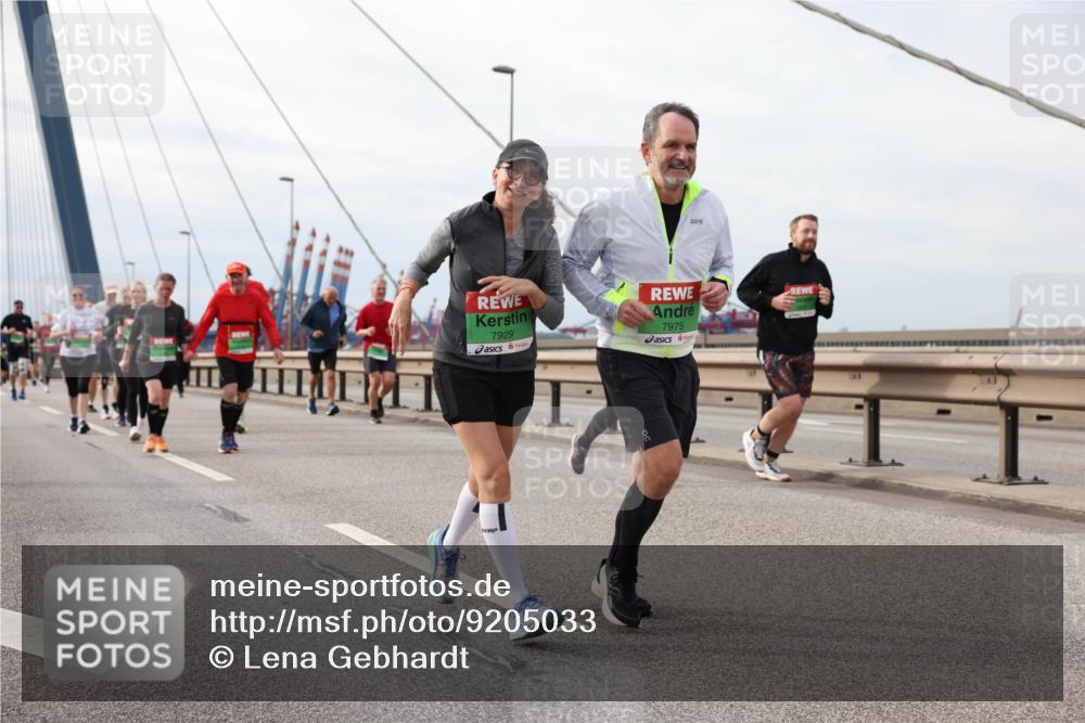 03.10.2025 - Köhlbrandbrückenlauf Lena Gebhardt http://msf.ph/oto/9205033 03.10.2025 15:59:39 Position 2 7929, 7975 meine-sportfotos.de