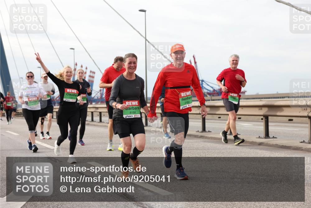03.10.2025 - Köhlbrandbrückenlauf Lena Gebhardt http://msf.ph/oto/9205041 03.10.2025 15:59:42 Position 2 9194, 7707, 8159, 8160 meine-sportfotos.de