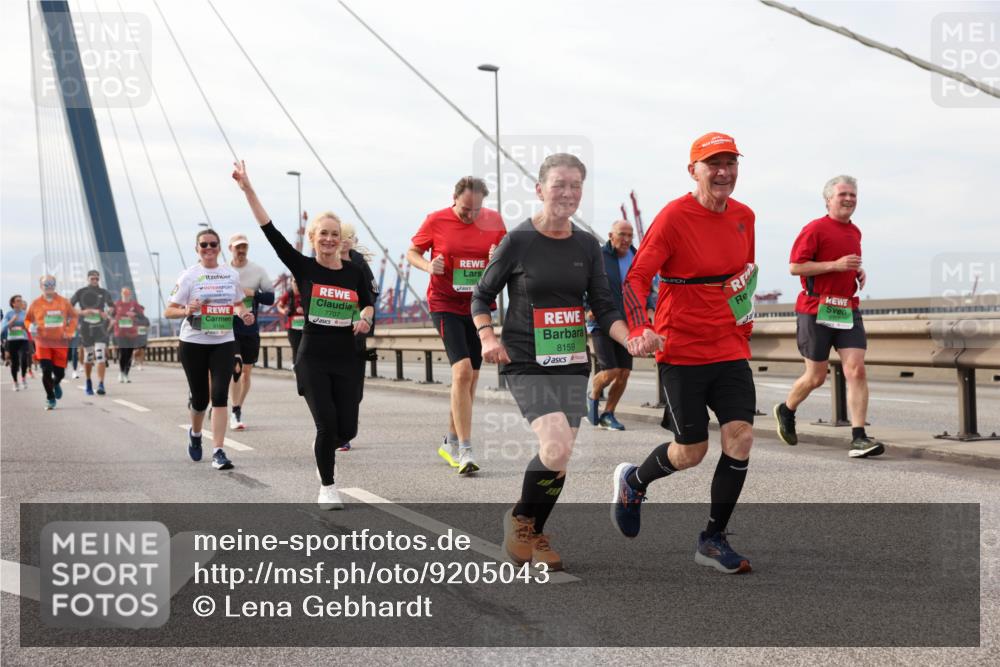 03.10.2025 - Köhlbrandbrückenlauf Lena Gebhardt http://msf.ph/oto/9205043 03.10.2025 15:59:42 Position 2 7707, 8159 meine-sportfotos.de