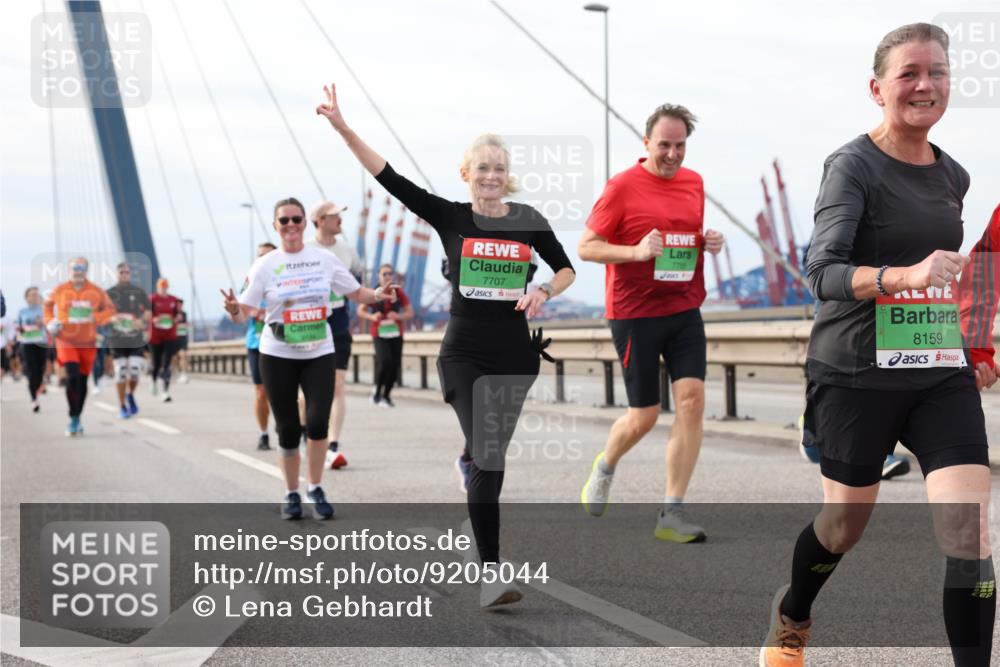 03.10.2025 - Köhlbrandbrückenlauf Lena Gebhardt http://msf.ph/oto/9205044 03.10.2025 15:59:43 Position 2 7707, 8159 meine-sportfotos.de