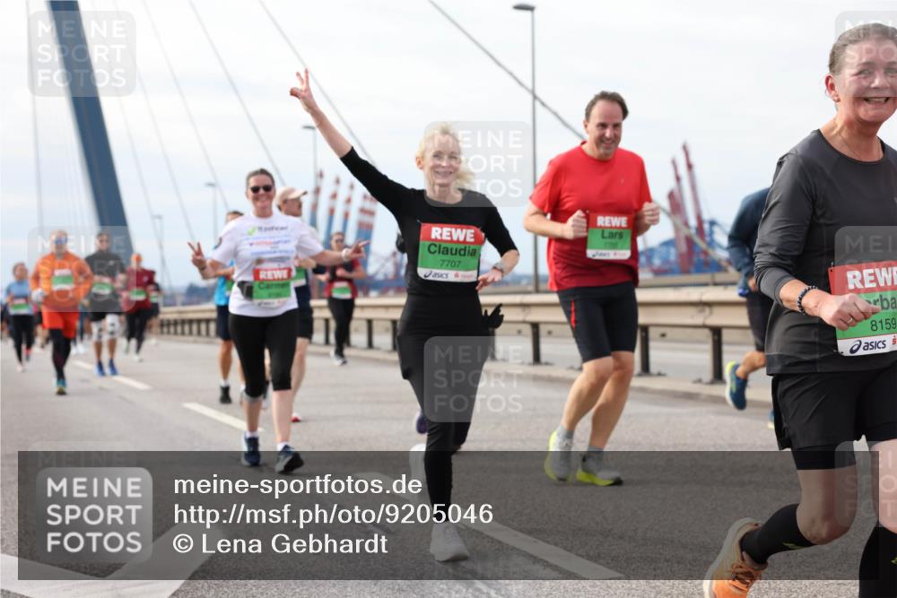 03.10.2025 - Köhlbrandbrückenlauf Lena Gebhardt http://msf.ph/oto/9205046 03.10.2025 15:59:43 Position 2 7707, 8159 meine-sportfotos.de