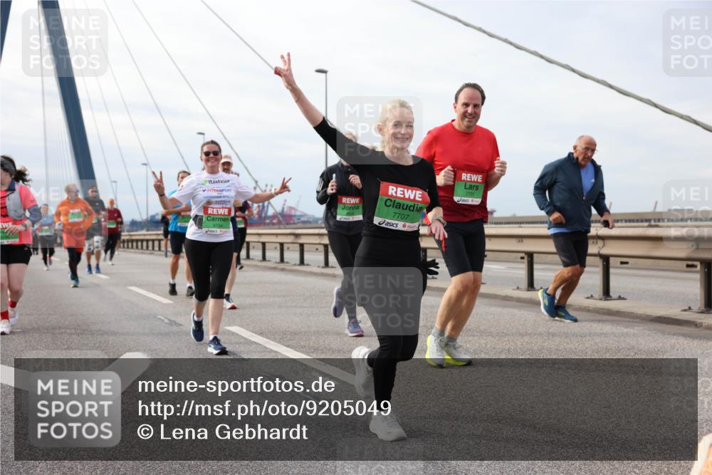 03.10.2025 - Köhlbrandbrückenlauf Lena Gebhardt http://msf.ph/oto/9205049 03.10.2025 15:59:44 Position 2 9194, 7755, 7707 meine-sportfotos.de