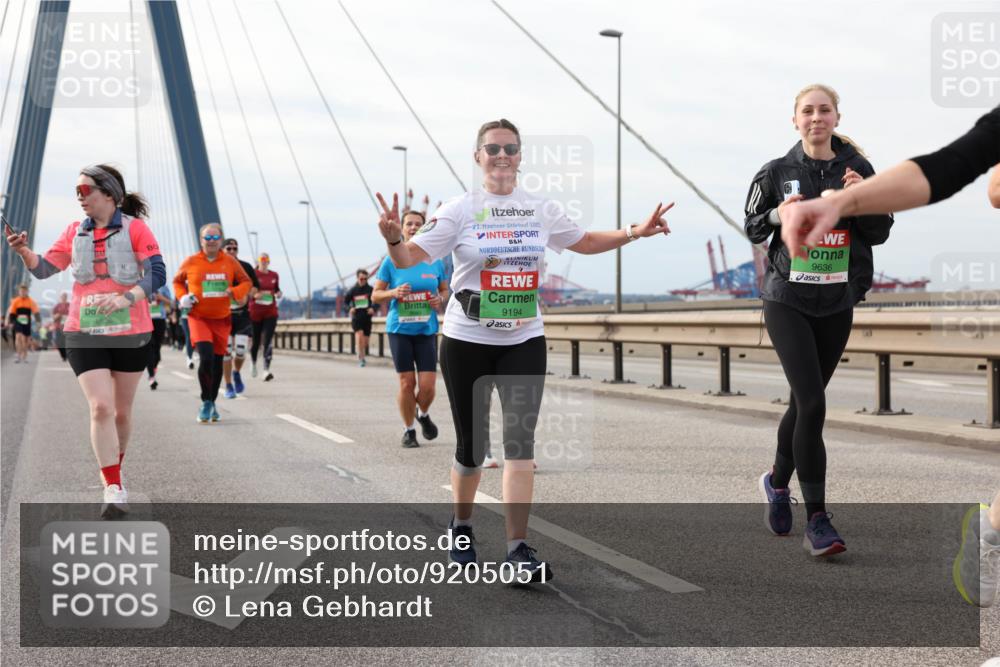 03.10.2025 - Köhlbrandbrückenlauf Lena Gebhardt http://msf.ph/oto/9205051 03.10.2025 15:59:44 Position 2 8536, 21, 2020, 9194, 9636 meine-sportfotos.de