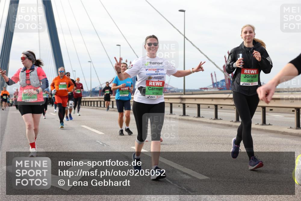 03.10.2025 - Köhlbrandbrückenlauf Lena Gebhardt http://msf.ph/oto/9205052 03.10.2025 15:59:44 Position 2 8536, 21, 2020, 9194, 9636 meine-sportfotos.de
