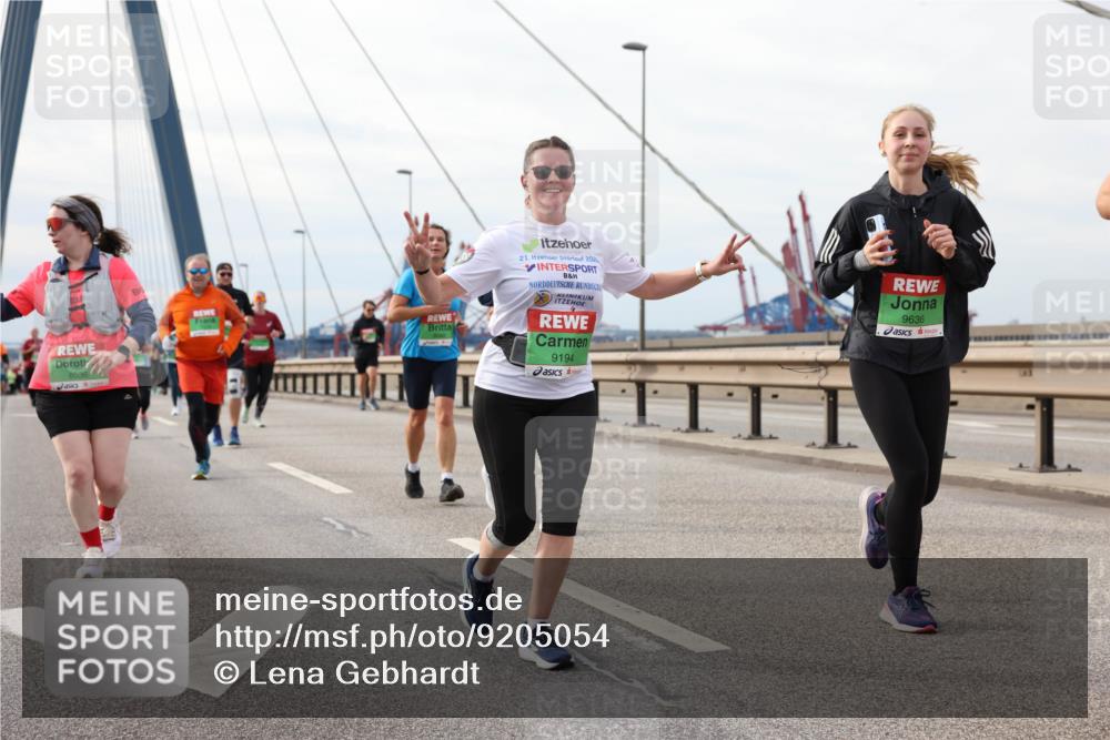 03.10.2025 - Köhlbrandbrückenlauf Lena Gebhardt http://msf.ph/oto/9205054 03.10.2025 15:59:44 Position 2 8536, 21, 202, 9194, 9636 meine-sportfotos.de