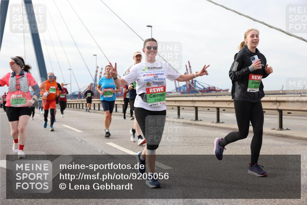 03.10.2025 - Köhlbrandbrückenlauf Lena Gebhardt http://msf.ph/oto/9205056 03.10.2025 15:59:45 Position 2 8536, 21, 2020, 9194, 963 meine-sportfotos.de