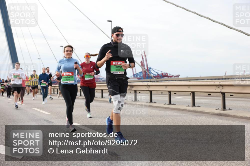 03.10.2025 - Köhlbrandbrückenlauf Lena Gebhardt http://msf.ph/oto/9205072 03.10.2025 15:59:49 Position 2 7971, 8706 meine-sportfotos.de