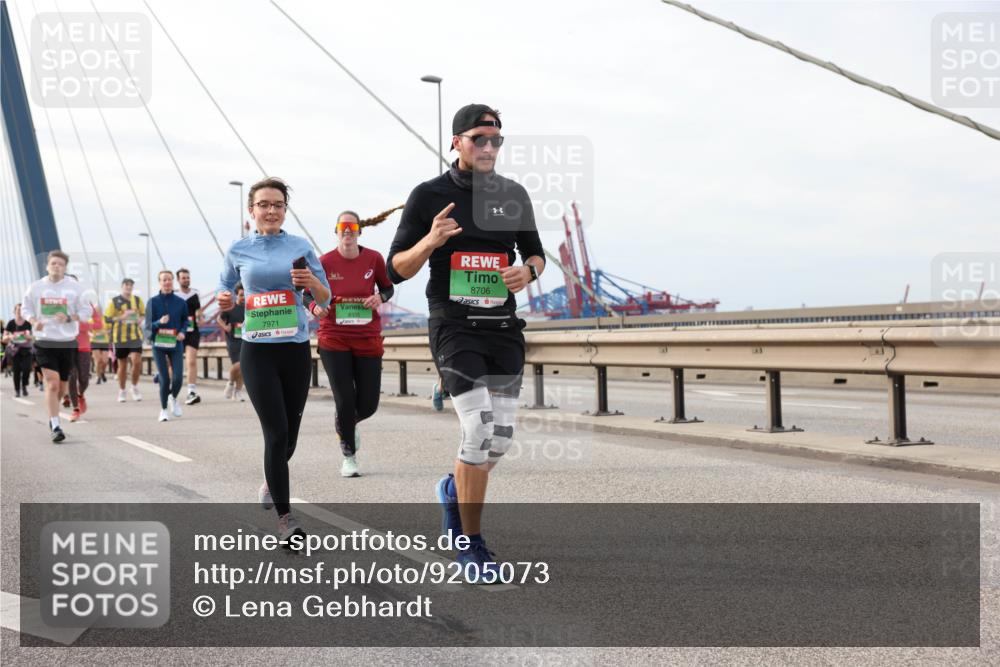 03.10.2025 - Köhlbrandbrückenlauf Lena Gebhardt http://msf.ph/oto/9205073 03.10.2025 15:59:49 Position 2 7971, 8335, 8706 meine-sportfotos.de