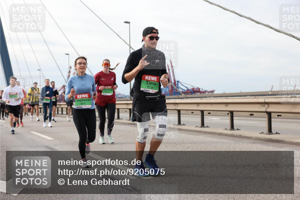 03.10.2025 - Köhlbrandbrückenlauf Lena Gebhardt http://msf.ph/oto/9205075 03.10.2025 15:59:49 Position 2 7971, 8706 meine-sportfotos.de