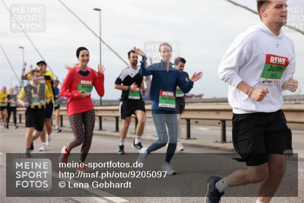 03.10.2025 - Köhlbrandbrückenlauf Lena Gebhardt http://msf.ph/oto/9205097 03.10.2025 15:59:54 Position 2 8201, 7, 8675 meine-sportfotos.de