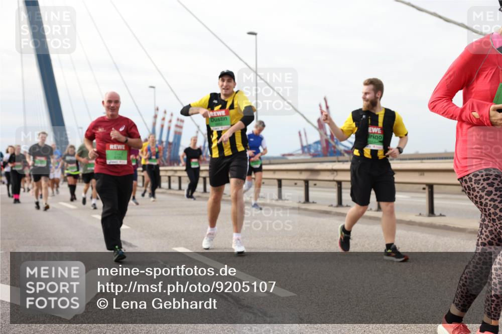 03.10.2025 - Köhlbrandbrückenlauf Lena Gebhardt http://msf.ph/oto/9205107 03.10.2025 15:59:55 Position 2  meine-sportfotos.de