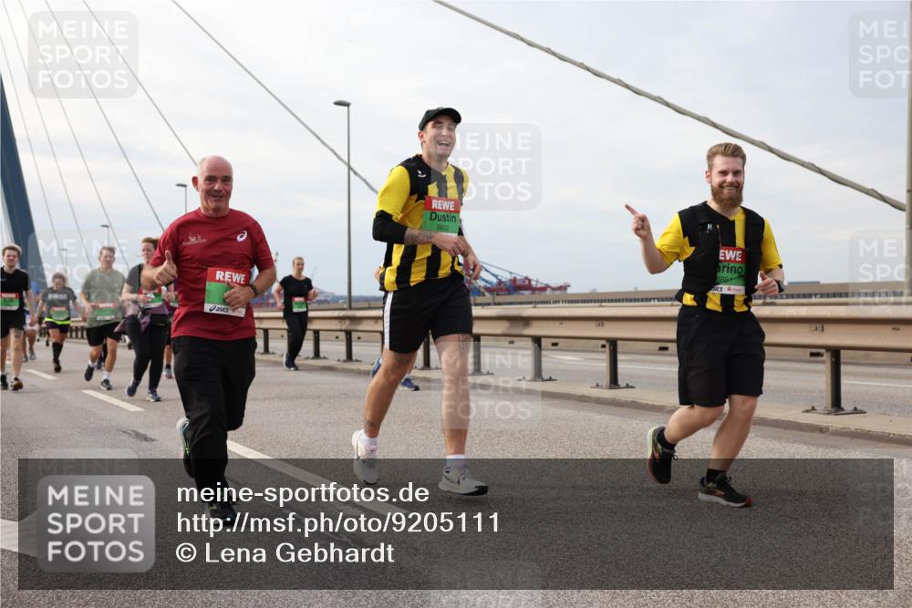 03.10.2025 - Köhlbrandbrückenlauf Lena Gebhardt http://msf.ph/oto/9205111 03.10.2025 15:59:56 Position 2 8852, 8854 meine-sportfotos.de