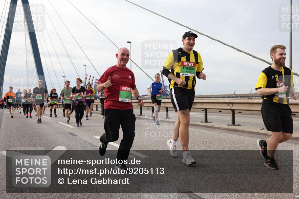 03.10.2025 - Köhlbrandbrückenlauf Lena Gebhardt http://msf.ph/oto/9205113 03.10.2025 15:59:56 Position 2 9725, 8852 meine-sportfotos.de
