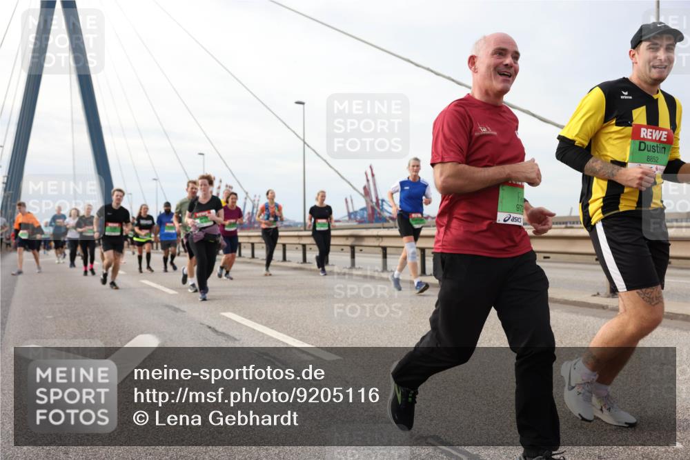03.10.2025 - Köhlbrandbrückenlauf Lena Gebhardt http://msf.ph/oto/9205116 03.10.2025 15:59:57 Position 2 972, 8852 meine-sportfotos.de