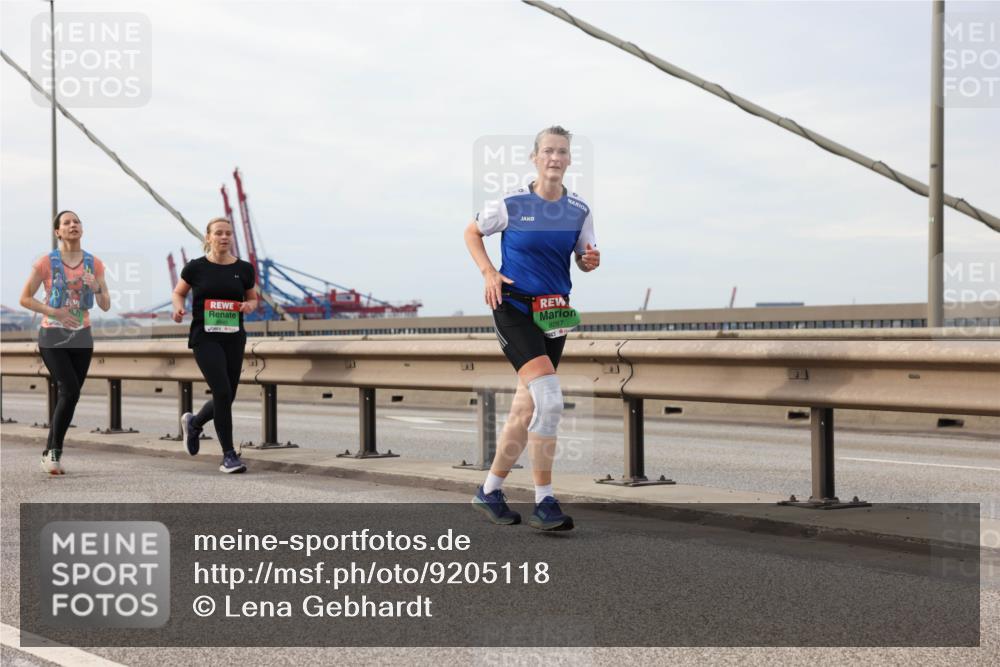 03.10.2025 - Köhlbrandbrückenlauf Lena Gebhardt http://msf.ph/oto/9205118 03.10.2025 15:59:58 Position 2 9287 meine-sportfotos.de