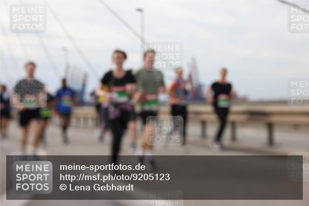 03.10.2025 - Köhlbrandbrückenlauf Lena Gebhardt http://msf.ph/oto/9205123 03.10.2025 15:59:58 Position 2  meine-sportfotos.de