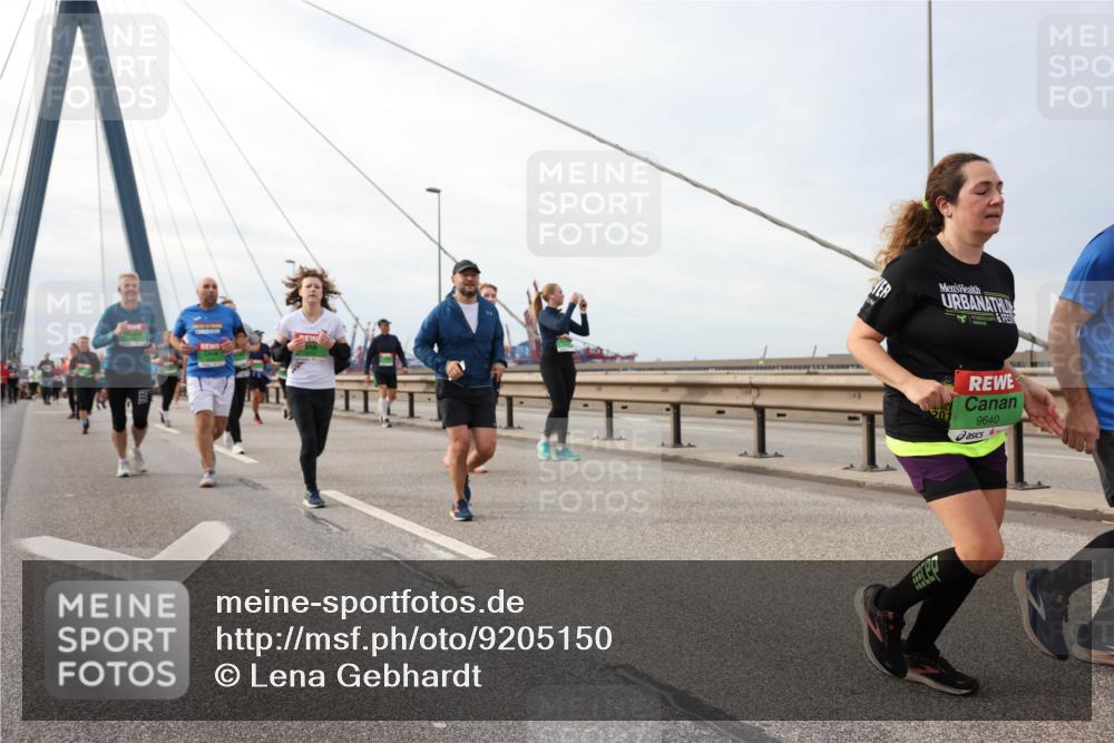 03.10.2025 - Köhlbrandbrückenlauf Lena Gebhardt http://msf.ph/oto/9205150 03.10.2025 16:00:03 Position 2 9640 meine-sportfotos.de