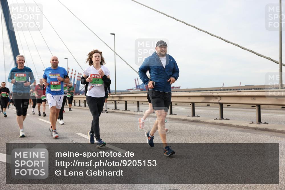 03.10.2025 - Köhlbrandbrückenlauf Lena Gebhardt http://msf.ph/oto/9205153 03.10.2025 16:00:04 Position 2 9074 meine-sportfotos.de