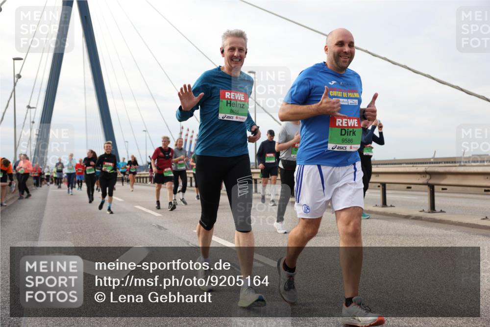 03.10.2025 - Köhlbrandbrückenlauf Lena Gebhardt http://msf.ph/oto/9205164 03.10.2025 16:00:06 Position 2 8656, 9586 meine-sportfotos.de