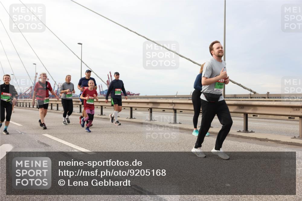 03.10.2025 - Köhlbrandbrückenlauf Lena Gebhardt http://msf.ph/oto/9205168 03.10.2025 16:00:07 Position 2 0744, 82 meine-sportfotos.de
