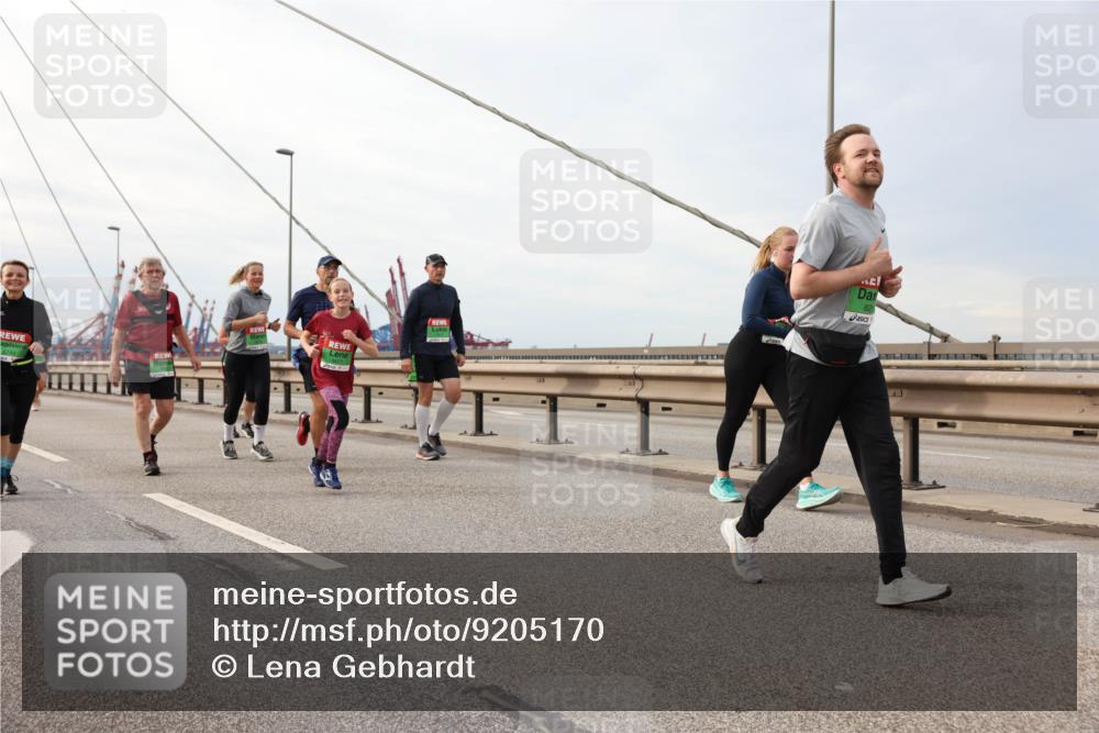 03.10.2025 - Köhlbrandbrückenlauf Lena Gebhardt http://msf.ph/oto/9205170 03.10.2025 16:00:07 Position 2  meine-sportfotos.de