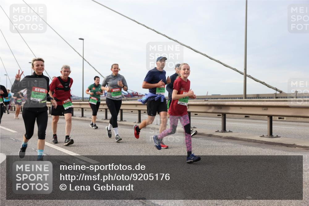 03.10.2025 - Köhlbrandbrückenlauf Lena Gebhardt http://msf.ph/oto/9205176 03.10.2025 16:00:09 Position 2 8744, 8679, 8677 meine-sportfotos.de