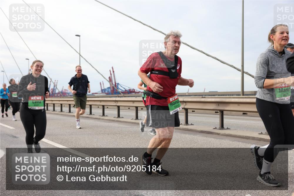 03.10.2025 - Köhlbrandbrückenlauf Lena Gebhardt http://msf.ph/oto/9205184 03.10.2025 16:00:10 Position 2 8587, 8312, 8678 meine-sportfotos.de