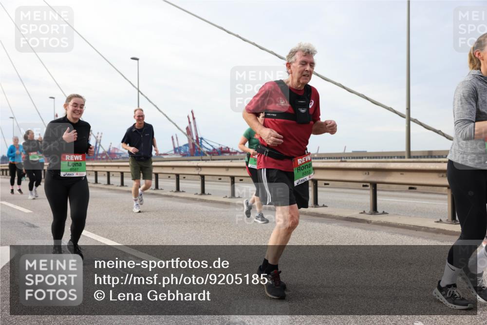 03.10.2025 - Köhlbrandbrückenlauf Lena Gebhardt http://msf.ph/oto/9205185 03.10.2025 16:00:10 Position 2 8587, 8312 meine-sportfotos.de