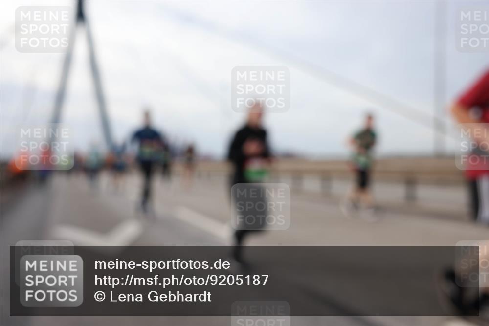 03.10.2025 - Köhlbrandbrückenlauf Lena Gebhardt http://msf.ph/oto/9205187 03.10.2025 16:00:11 Position 2  meine-sportfotos.de