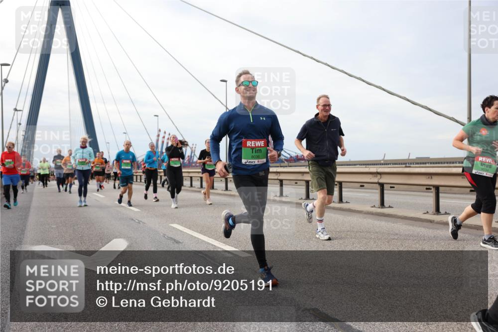 03.10.2025 - Köhlbrandbrückenlauf Lena Gebhardt http://msf.ph/oto/9205191 03.10.2025 16:00:12 Position 2 8036, 9034 meine-sportfotos.de
