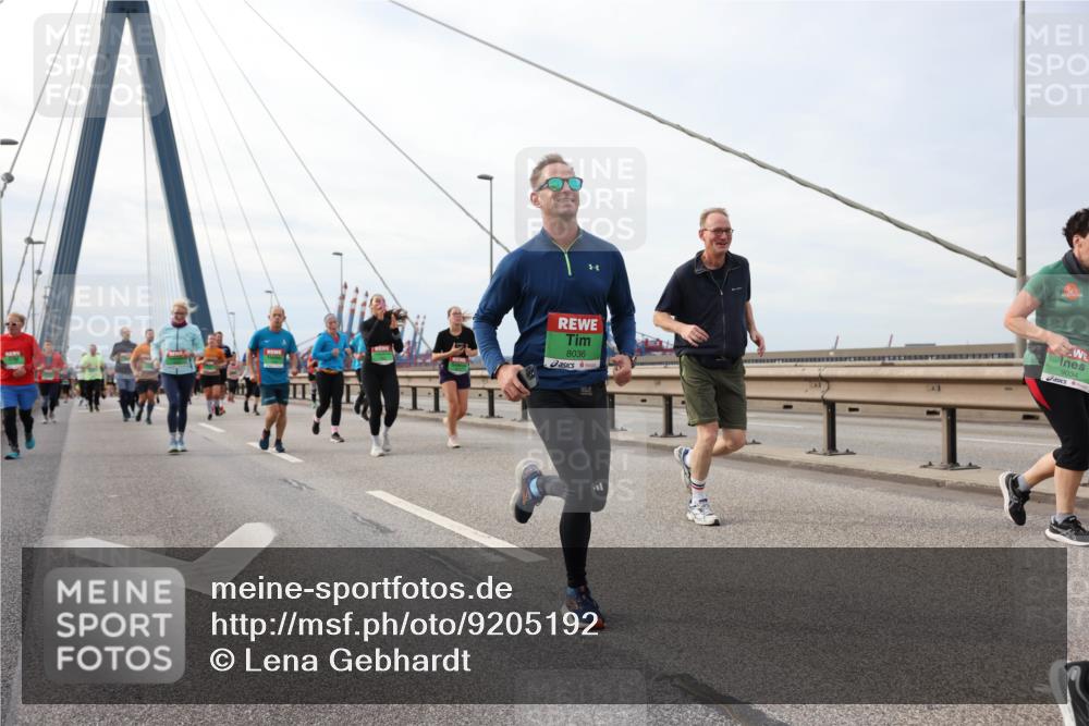 03.10.2025 - Köhlbrandbrückenlauf Lena Gebhardt http://msf.ph/oto/9205192 03.10.2025 16:00:12 Position 2 8036, 9034 meine-sportfotos.de