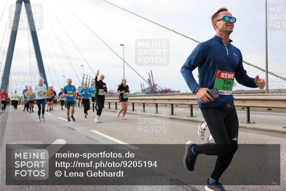 03.10.2025 - Köhlbrandbrückenlauf Lena Gebhardt http://msf.ph/oto/9205194 03.10.2025 16:00:12 Position 2 8036 meine-sportfotos.de