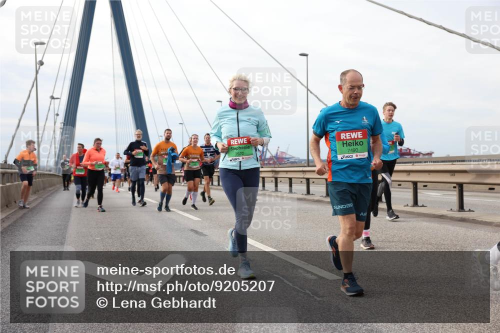 03.10.2025 - Köhlbrandbrückenlauf Lena Gebhardt http://msf.ph/oto/9205207 03.10.2025 16:00:15 Position 2 7922, 7490 meine-sportfotos.de