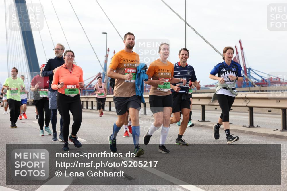 03.10.2025 - Köhlbrandbrückenlauf Lena Gebhardt http://msf.ph/oto/9205217 03.10.2025 16:00:17 Position 2 8087, 7774 meine-sportfotos.de