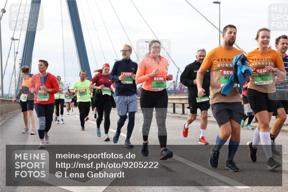 03.10.2025 - Köhlbrandbrückenlauf Lena Gebhardt http://msf.ph/oto/9205222 03.10.2025 16:00:18 Position 2 8793, 8087, 7774 meine-sportfotos.de