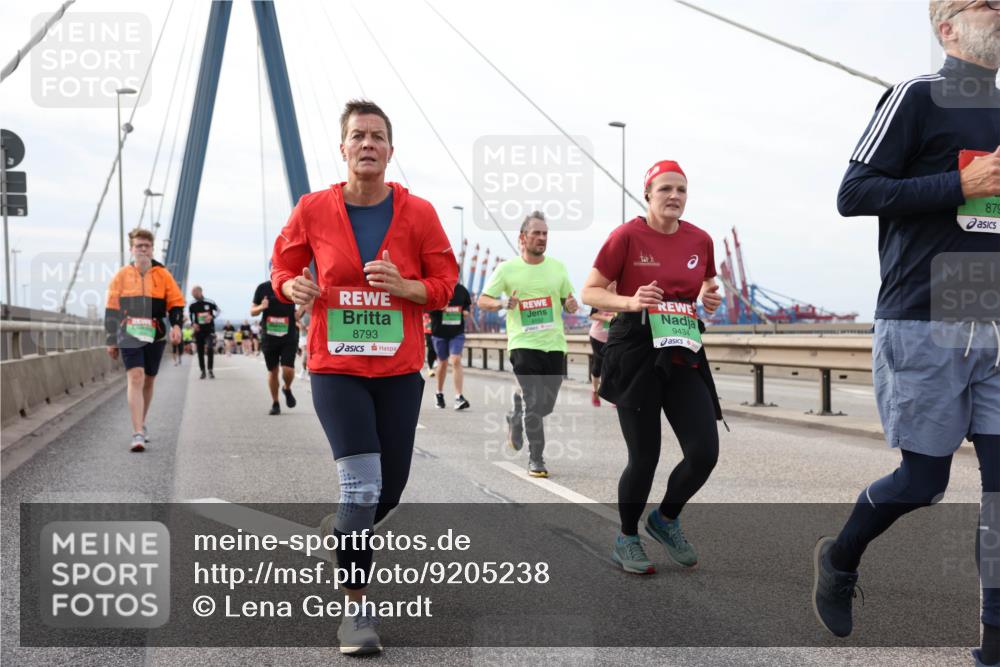 03.10.2025 - Köhlbrandbrückenlauf Lena Gebhardt http://msf.ph/oto/9205238 03.10.2025 16:00:21 Position 2 8793, 9434, 879 meine-sportfotos.de