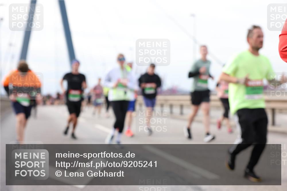 03.10.2025 - Köhlbrandbrückenlauf Lena Gebhardt http://msf.ph/oto/9205241 03.10.2025 16:00:22 Position 2  meine-sportfotos.de
