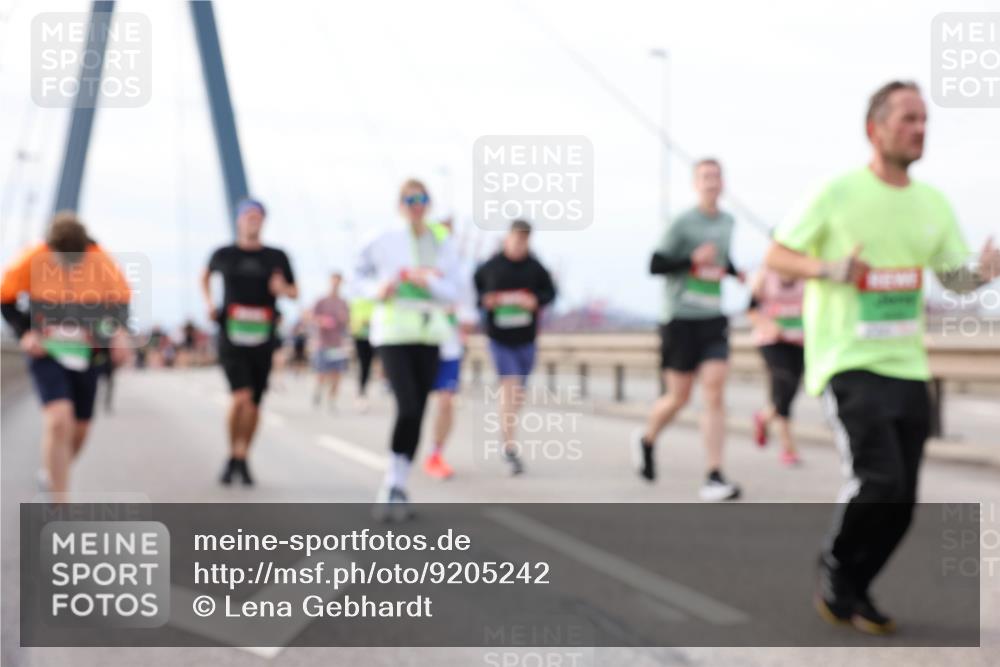 03.10.2025 - Köhlbrandbrückenlauf Lena Gebhardt http://msf.ph/oto/9205242 03.10.2025 16:00:22 Position 2  meine-sportfotos.de