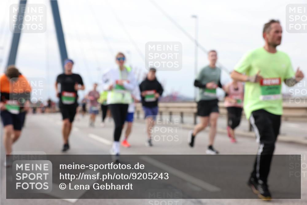 03.10.2025 - Köhlbrandbrückenlauf Lena Gebhardt http://msf.ph/oto/9205243 03.10.2025 16:00:22 Position 2  meine-sportfotos.de