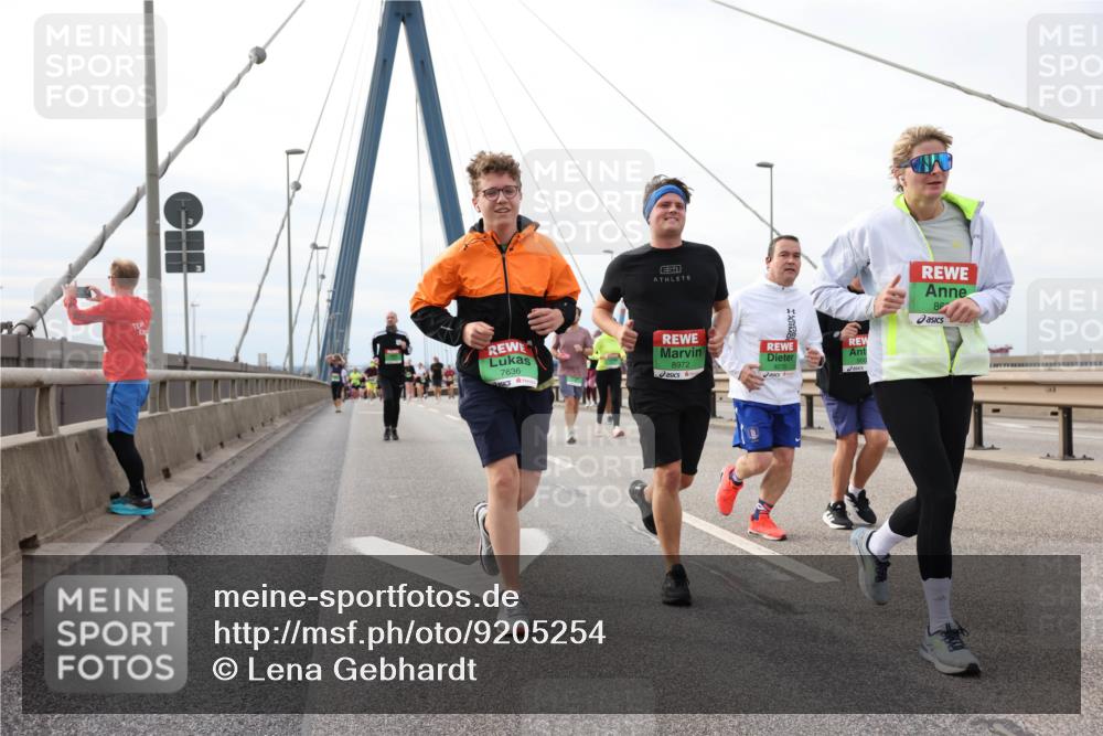 03.10.2025 - Köhlbrandbrückenlauf Lena Gebhardt http://msf.ph/oto/9205254 03.10.2025 16:00:24 Position 2 7636, 86, 8972 meine-sportfotos.de
