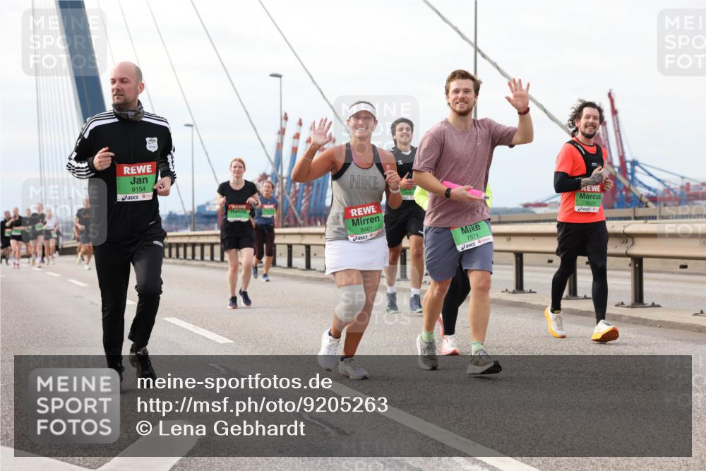 03.10.2025 - Köhlbrandbrückenlauf Lena Gebhardt http://msf.ph/oto/9205263 03.10.2025 16:00:26 Position 2 9154, 8401, 7571, 9070 meine-sportfotos.de