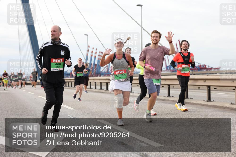 03.10.2025 - Köhlbrandbrückenlauf Lena Gebhardt http://msf.ph/oto/9205264 03.10.2025 16:00:26 Position 2 9154, 8401 meine-sportfotos.de